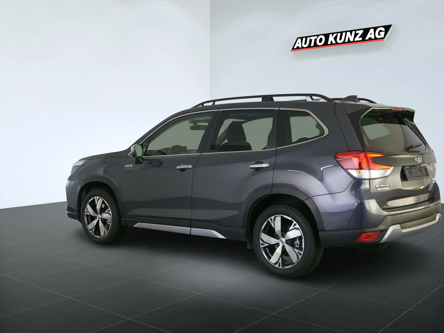 Subaru Forester 2.0i e-Boxer HEV Hybrid Luxury Aut. AWD  Image 2