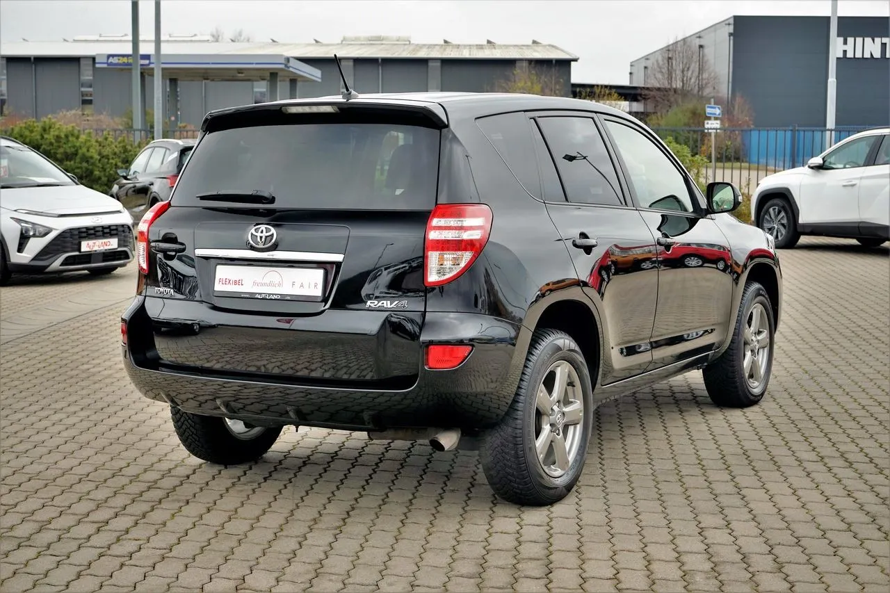 Toyota RAV4 2.0 2-Zonen-Klima...  Image 4