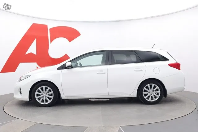 Toyota Auris Touring Sports 1,6 Valvematic Active Edition Mu Image 2