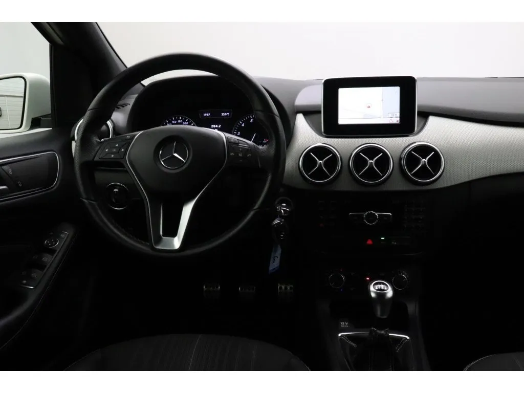 Mercedes-Benz B 180 Ambition Navi Image 3