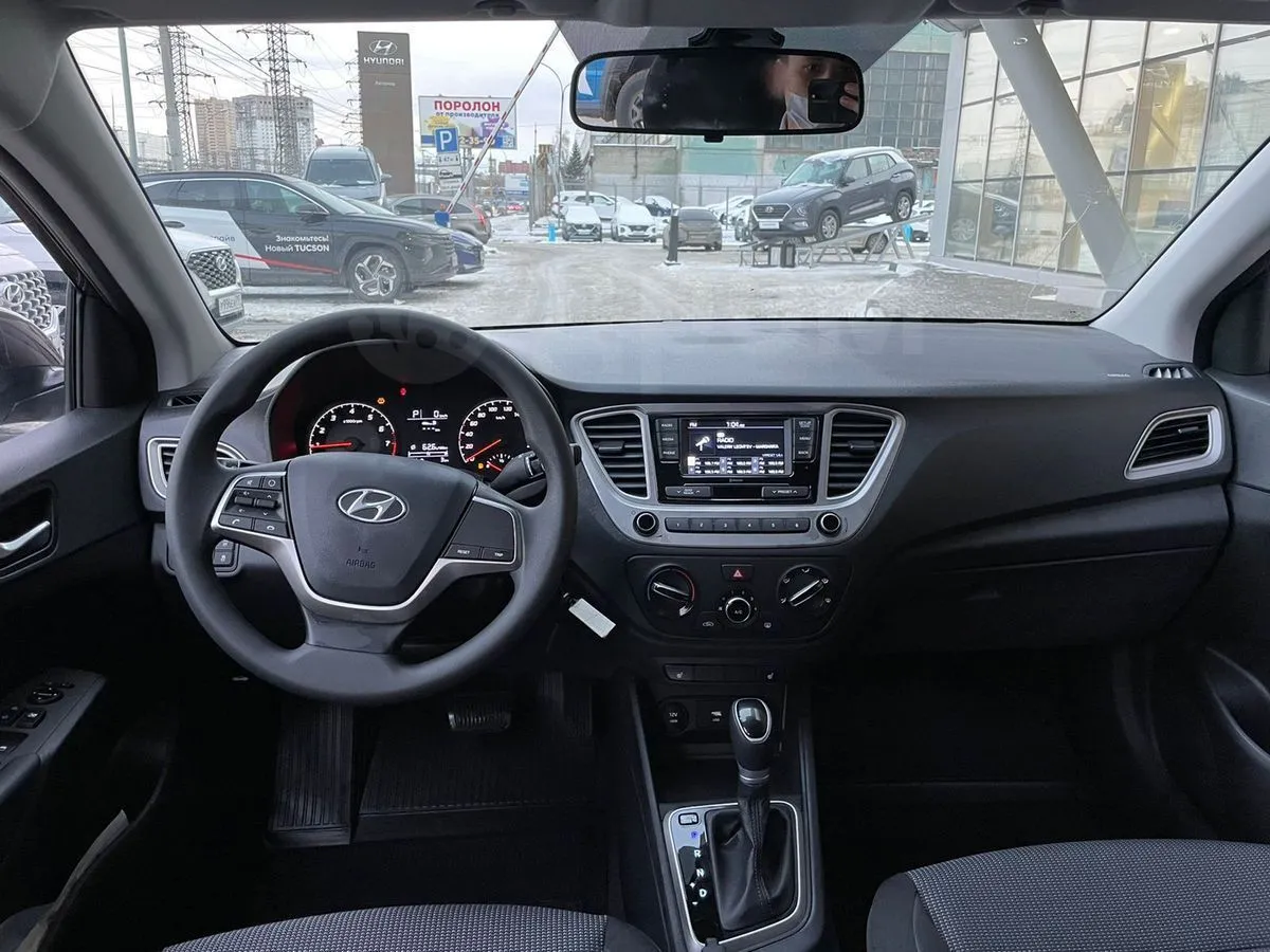 Hyundai Solaris Image 8