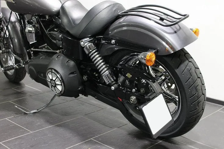 Harley-Davidson FXDB Image 5